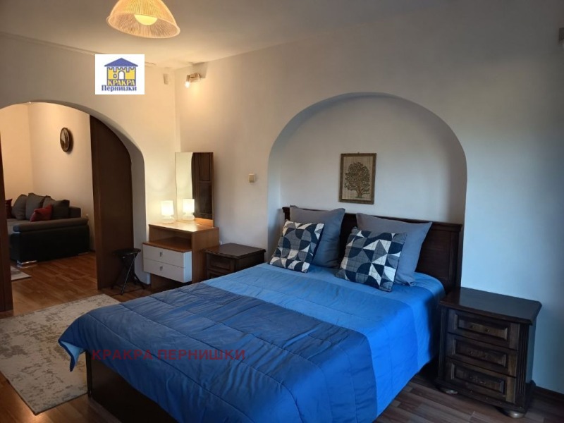 Под наем ЕТАЖ ОТ КЪЩА, област Перник, с. Рударци • 700 лв. / 357.90 € • 80030303 1