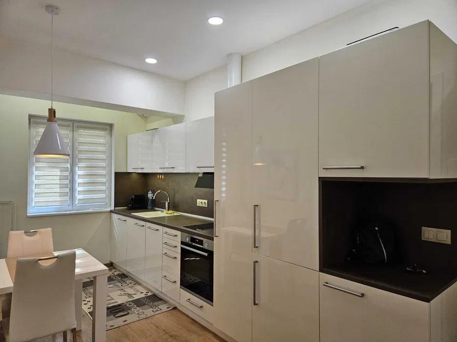 Дава под наем 2-СТАЕН, гр. Варна, Център, снимка 2 - Апартаменти - 51018233