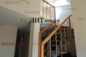 Μεζονέτα Δραγαλεβτση, Σοφηια