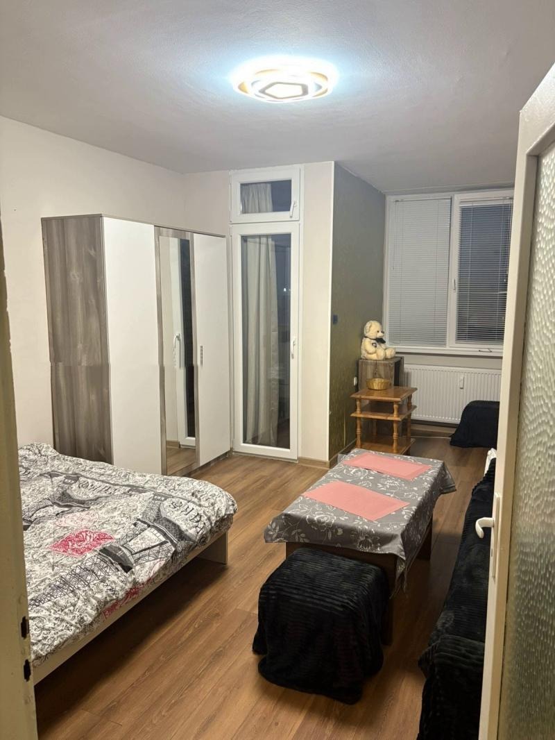 Дава под нем  1-стаен, град София, Зона Б-5 •  383 € • ID 57748444 — holmes.bg - [1] 
