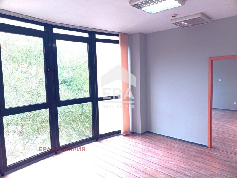 A louer  Bureau Sofia , Lozenets , 70 m² | 55743919