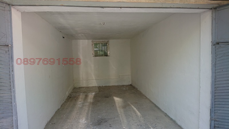 Дава под наем ГАРАЖ, ПАРКОМЯСТО, гр. Шумен, Военно училище