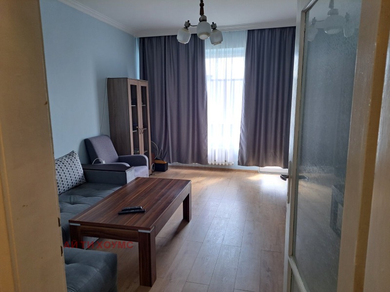 Te huur  1 slaapkamer Sofia , Iztok , 70 m² | 63601801