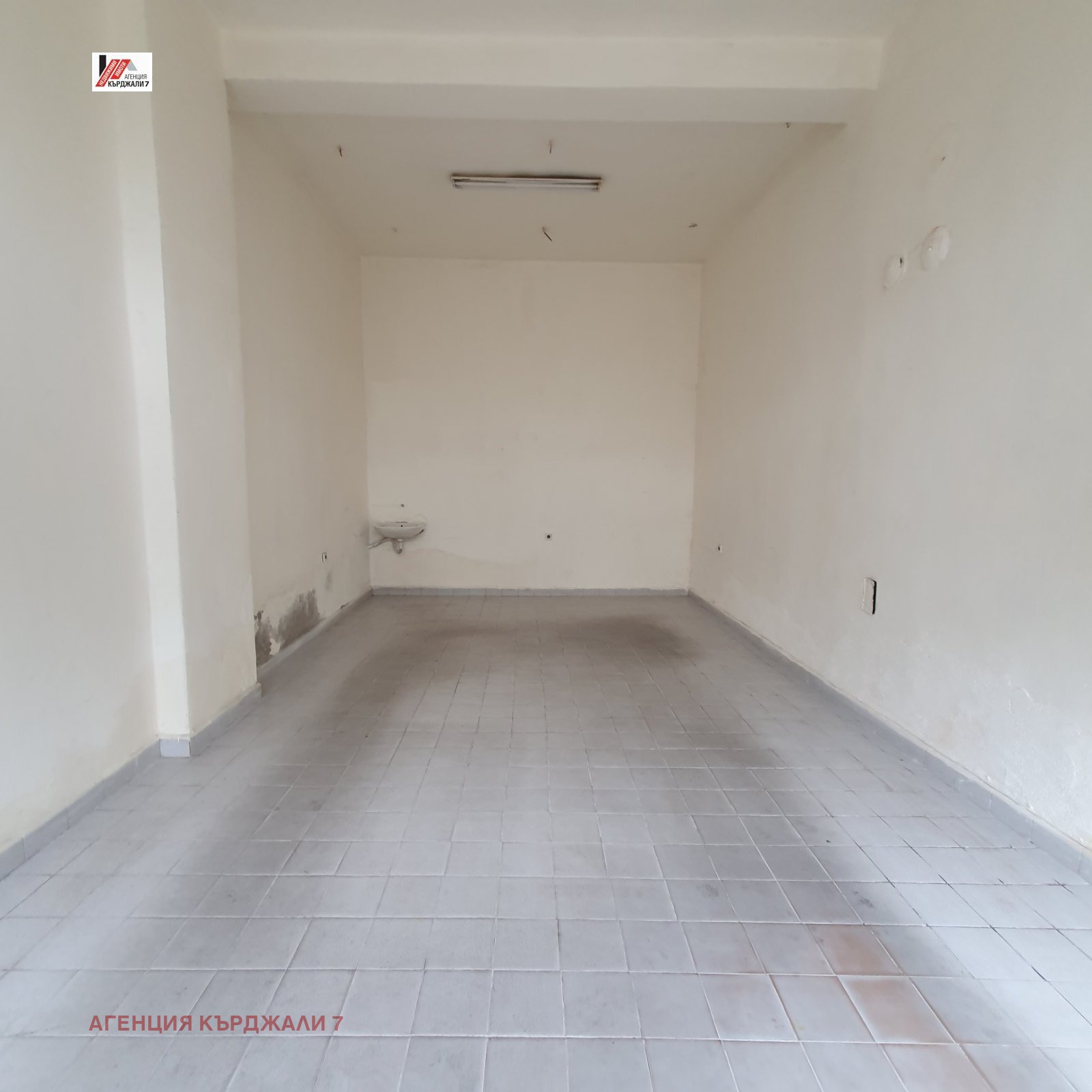 Дава под наем МАГАЗИН, гр. Кърджали, Център