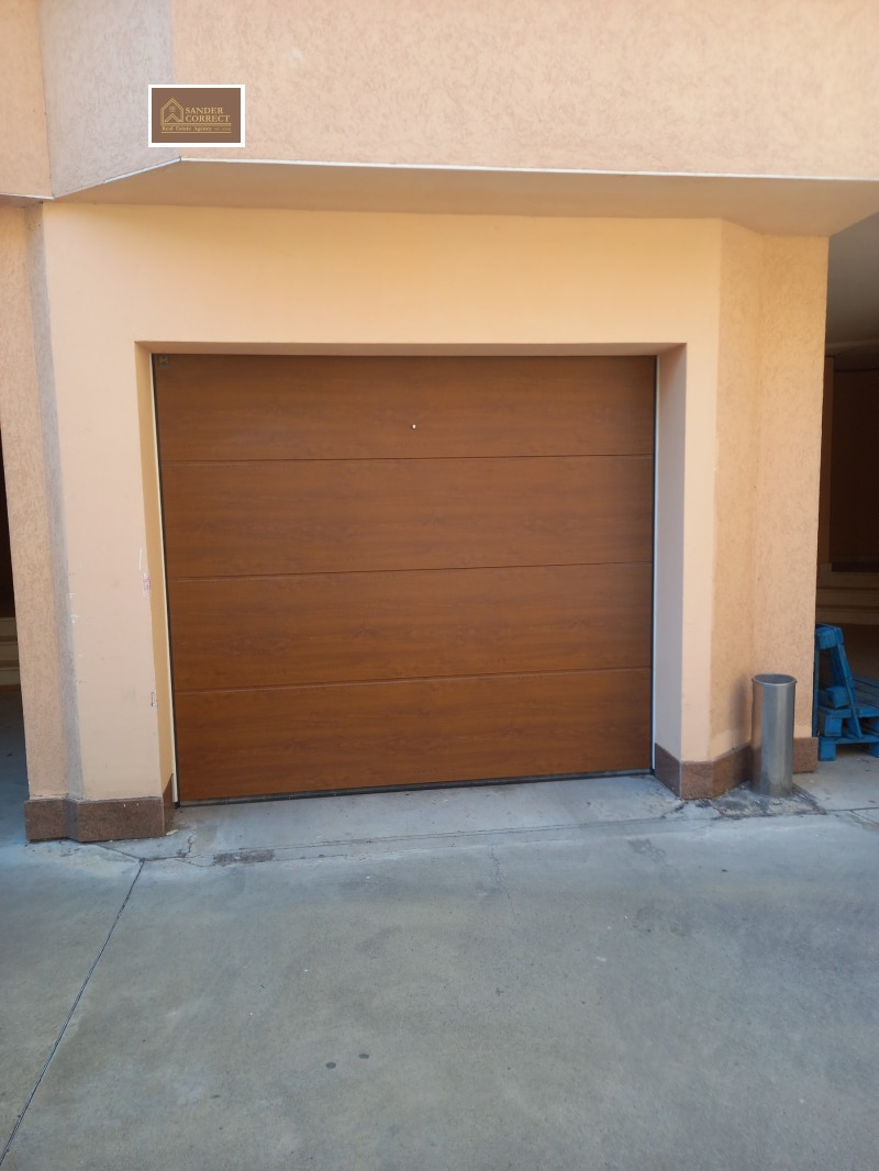 Kiadó  Garázs Sofia , Lozenec , 18 négyzetméter | 52146502