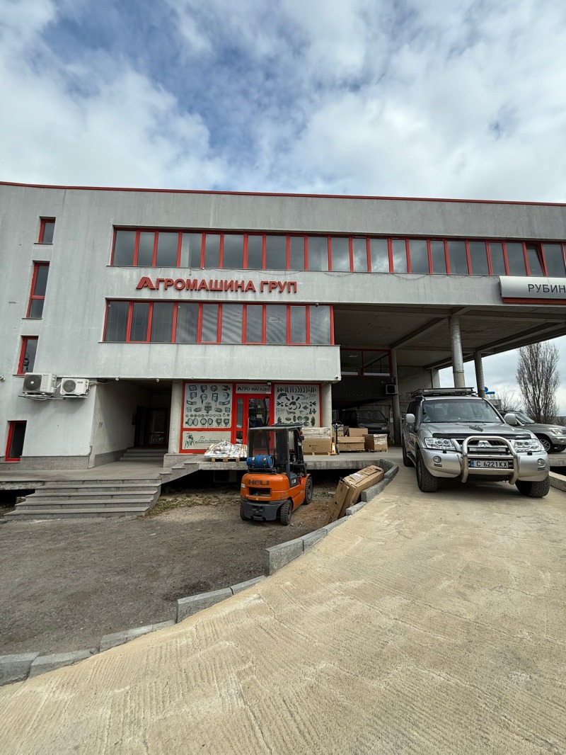 Дава под Наем ОФИС в град София, Орландовци - 250 кв.м / 1 300 € » 2 542.58 лв., ЛИВ ИН СОФИЯ