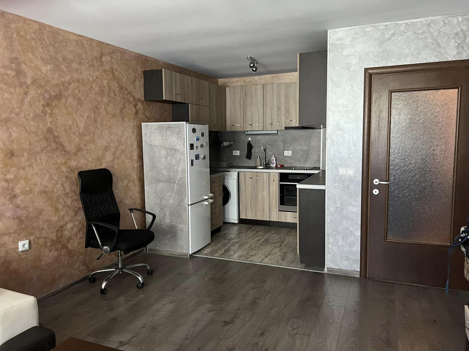 Дава под наем 2-СТАЕН, гр. София, Карпузица, снимка 2 - Апартаменти - 54066849