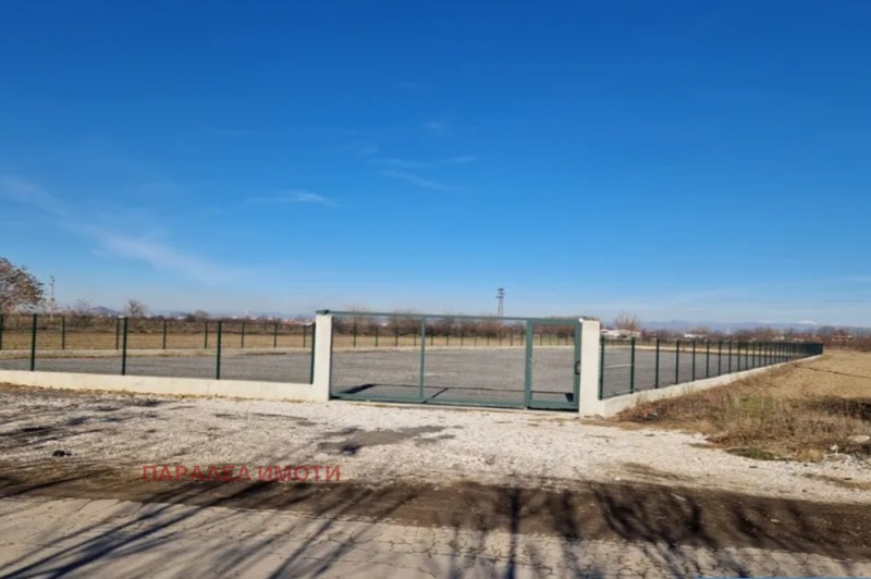 Дава под наем  Място област Пловдив , с. Крумово , 2500 кв.м | 83144407