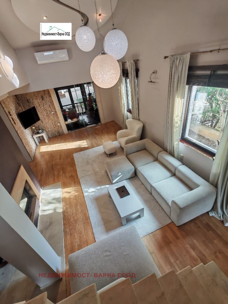Под наем КЪЩА, град Варна, м-т Горна Трака • 2200 € / 4302.83 лв. • 12799358 1