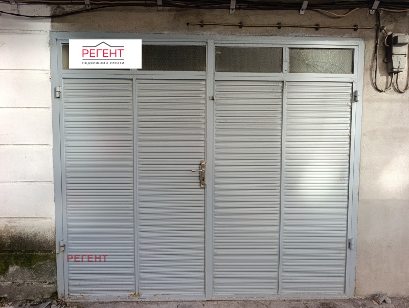 Под наем ГАРАЖ, ПАРКОМЯСТО, град Габрово, Младост • 180 лв. / 92.03 € • 43725785 1