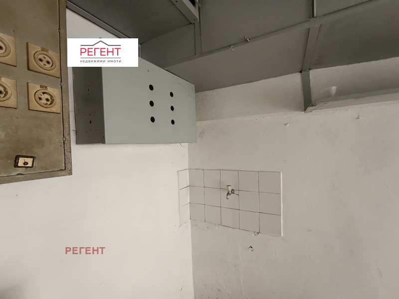 Дава под наем ГАРАЖ, ПАРКОМЯСТО, гр. Габрово, Младост, снимка 5 - Гаражи и паркоместа - 52574220