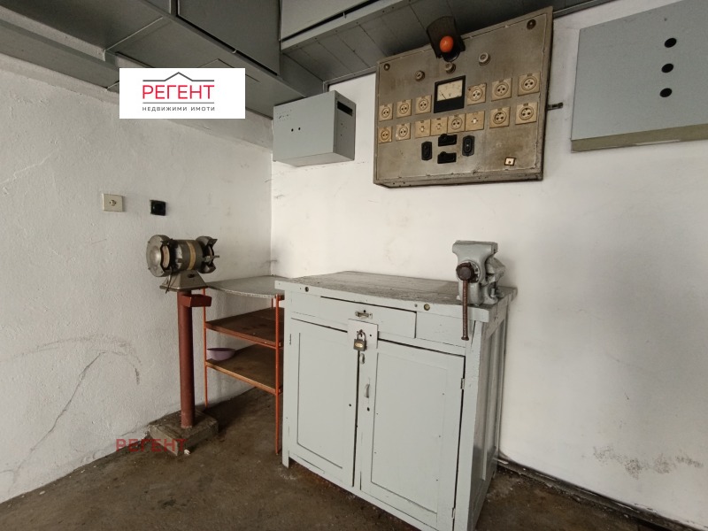 Дава под наем ГАРАЖ, ПАРКОМЯСТО, гр. Габрово, Младост, снимка 4 - Гаражи и паркоместа - 52574220