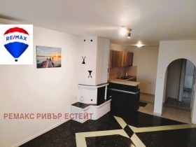 De inchiriat Studio