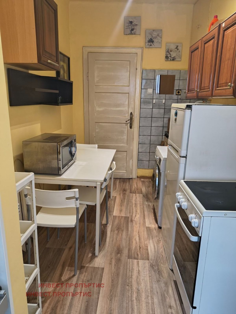 Издаје се  1 спаваћа соба Софија , Центар , 60 м2 | 12508134 - слика [12]