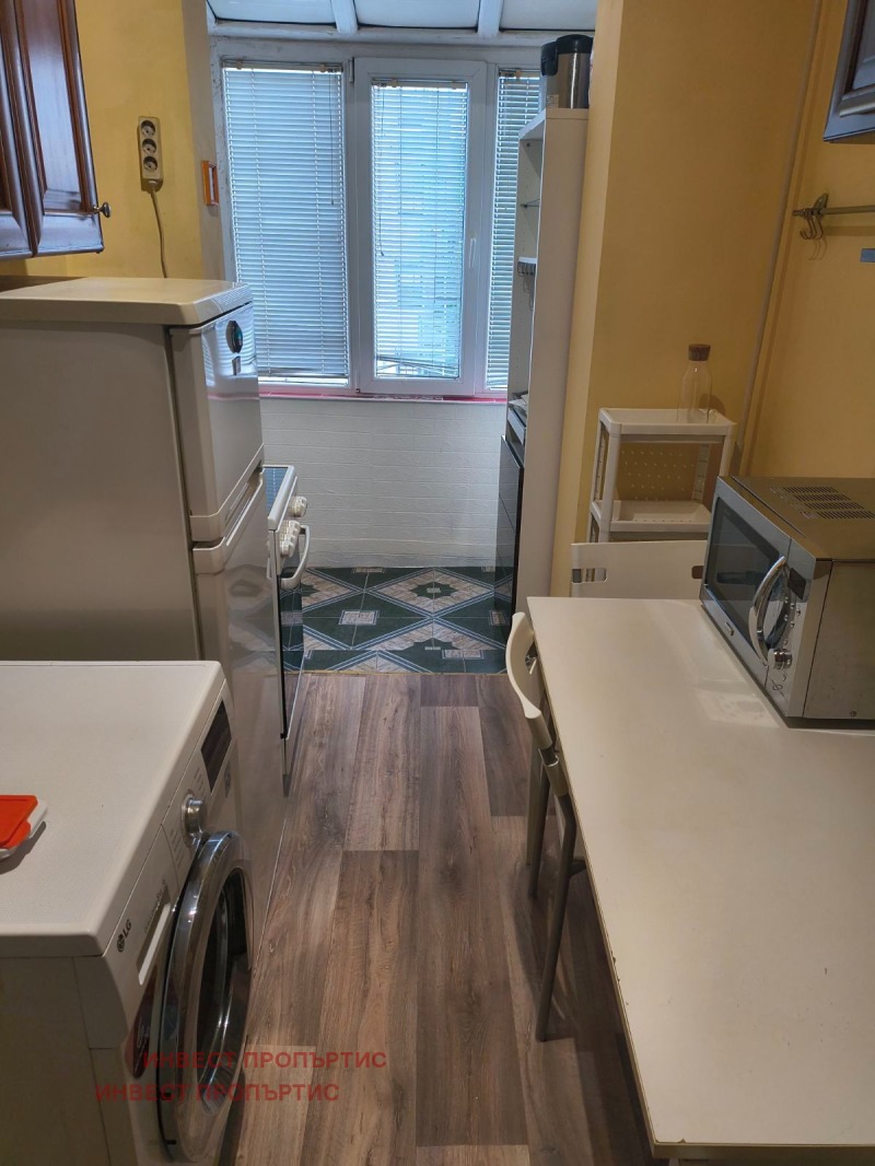 Издаје се  1 спаваћа соба Софија , Центар , 60 м2 | 12508134 - слика [13]