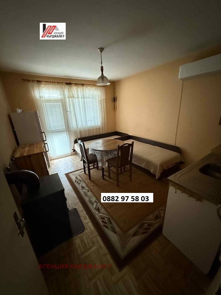 De inchiriat  2 dormitoare Cârdjali , Vâzrojdenți , 86 mp | 53996257
