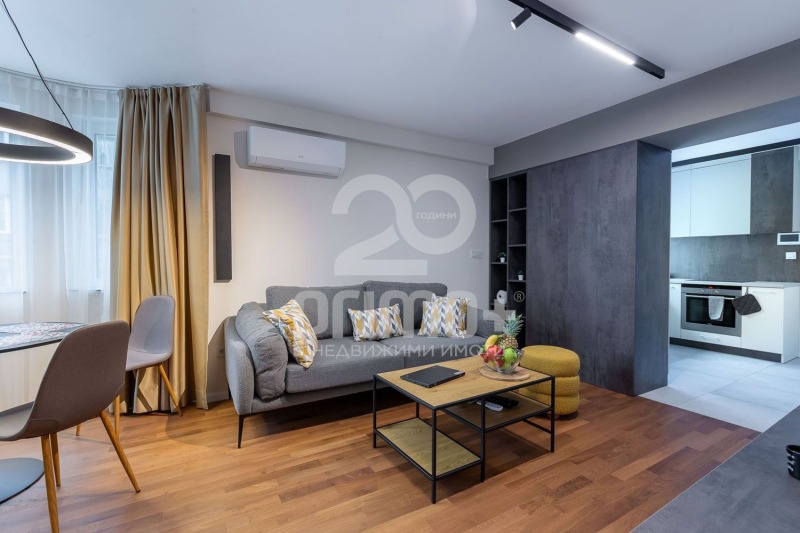 Дава под нем  2-стаен, град София, Център •  950 € • ID 48823351 — holmes.bg - [1] 