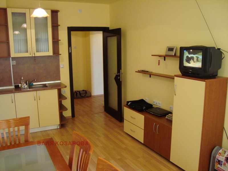 Дава под Наем 2-СТАЕН в град Плевен, Идеален център - 80 кв.м / 357.90 € » 700 лв., ВАЛЯ КОЗАРОВА