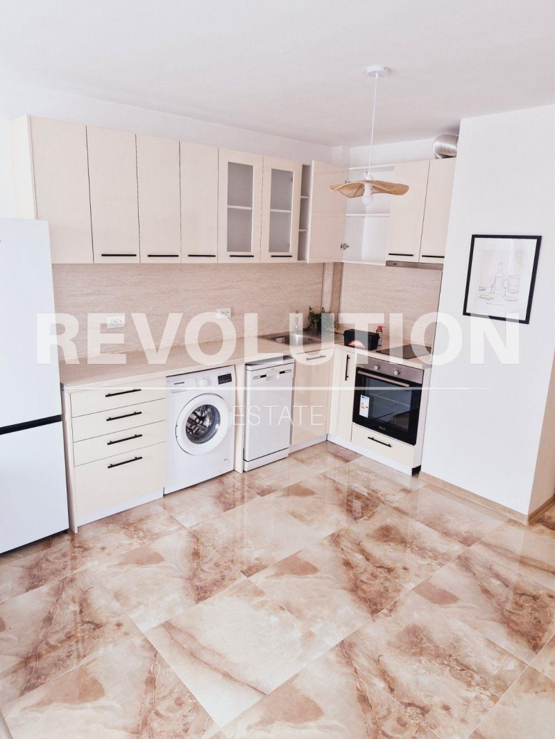 Дава под наем 3-СТАЕН, гр. Варна, Възраждане 1