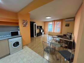 1 quarto Lazur, Burgas 4