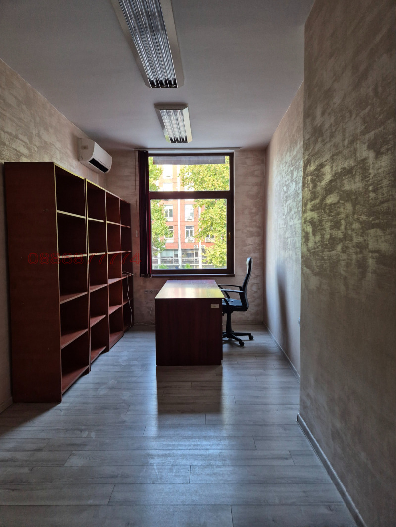 Дава под наем ОФИС, гр. Плевен, Идеален център, снимка 2 - Офиси - 53042203