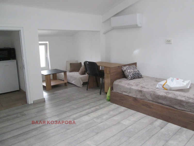 Te huur  Studio Pleven , Mara Dentsjeva , 32 m² | 48805299