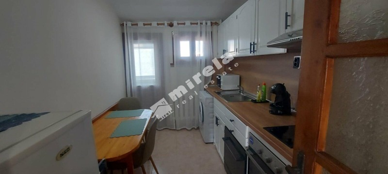 För uthyrning  1 sovrum Jambol , Centar , 60 kvm | 48240874 - bild [3]