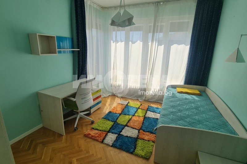 Издаје се  2 спаваће собе Софија , Центар , 80 м2 | 65204081 - слика [5]