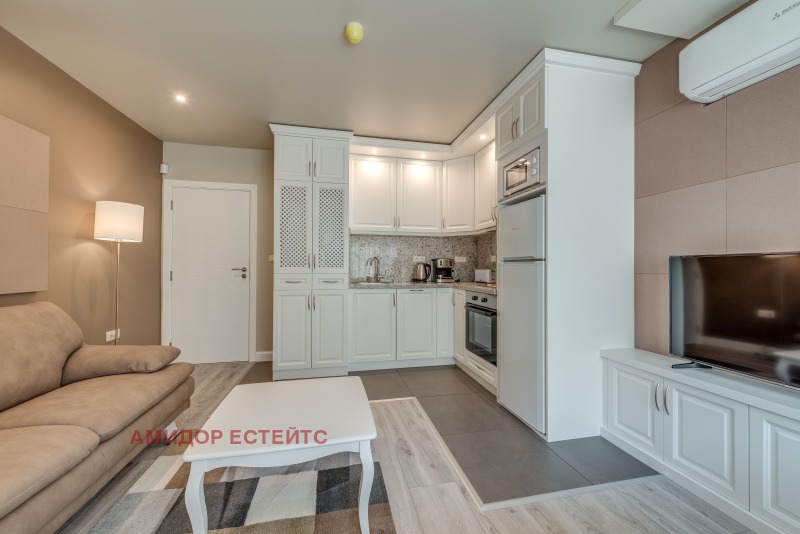 Дава под наем 3-СТАЕН, гр. София, Център, снимка 2 - Апартаменти - 52833164