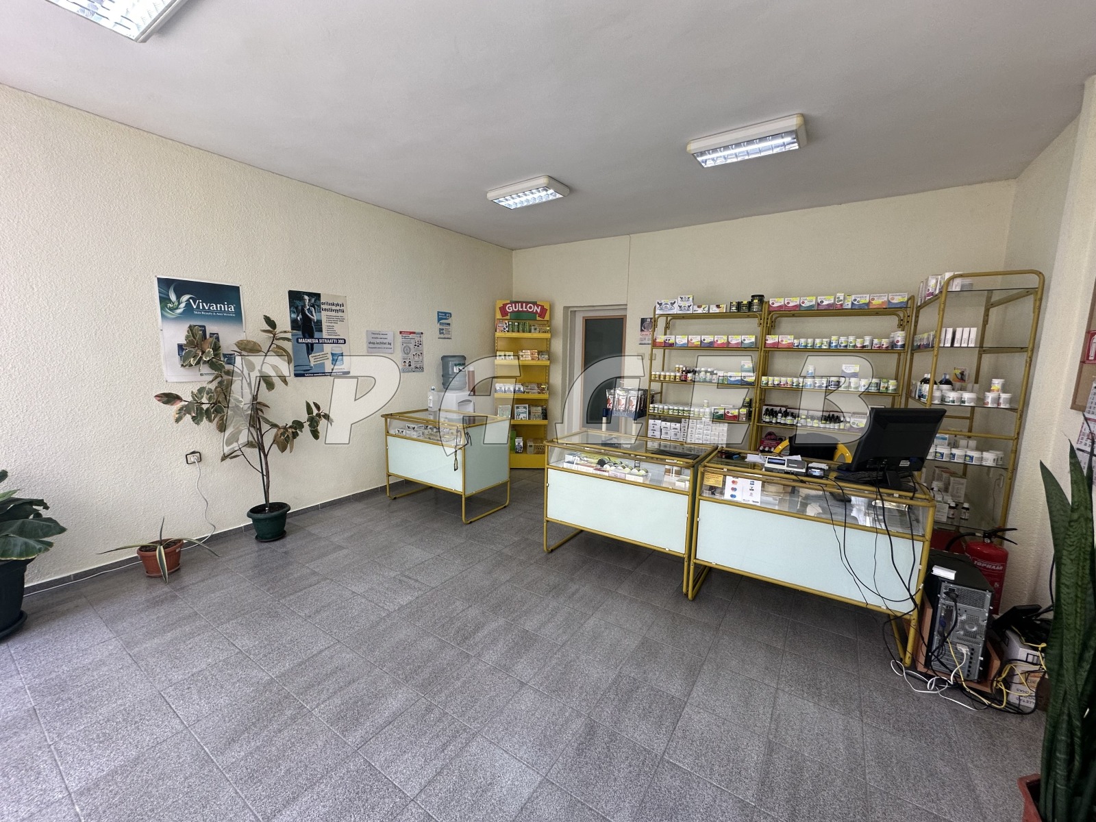 Дава под наем МАГАЗИН, гр. Русе, Център, снимка 2 - Магазини - 54211455