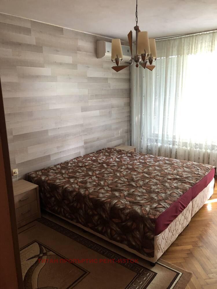 Дава под наем  2-стаен град Бургас , Лазур , 68 кв.м | 31968375