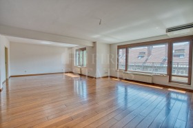 3+ hálószoba Centar, Sofia