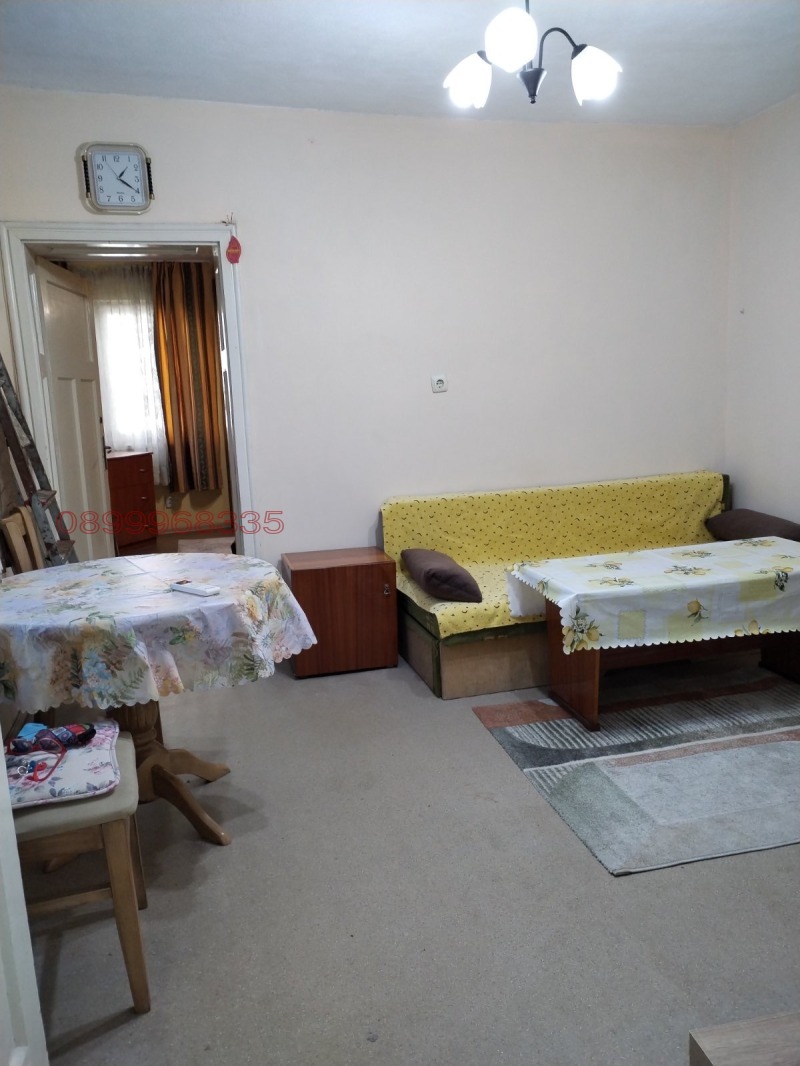 Дава под наем ЕТАЖ ОТ КЪЩА, гр. Варна, Зимно кино Тракия, снимка 2 - Етаж от къща - 52989903