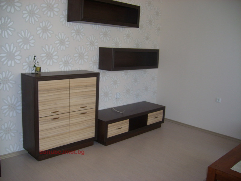 En renta  1 dormitorio Ruse , Tsentar , 74 metros cuadrados | 10397380 - imagen [3]