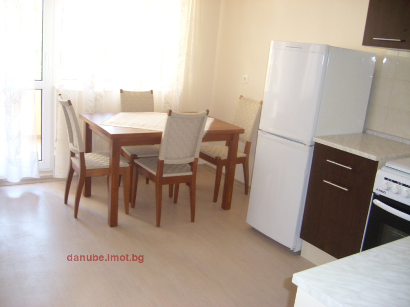 En renta  1 dormitorio Ruse , Tsentar , 74 metros cuadrados | 10397380