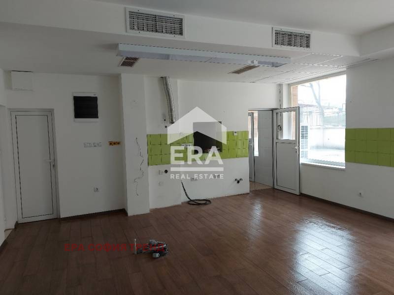 Kiadó  Bár; Kávézó Sofia , Zona B-18 , 130 négyzetméter | 38104501 - kép [4]