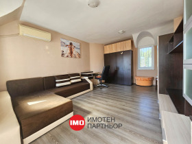 Studio Zentar, Burgas 1