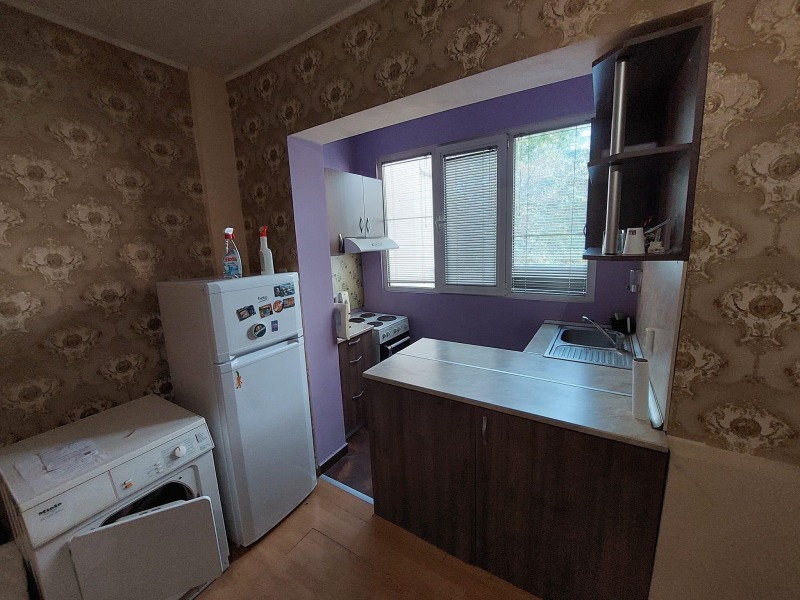 Дава под нем  1-стаен, град Пловдив, Тракия •  225 EUR • ID 73172971 — holmes.bg - [1] 