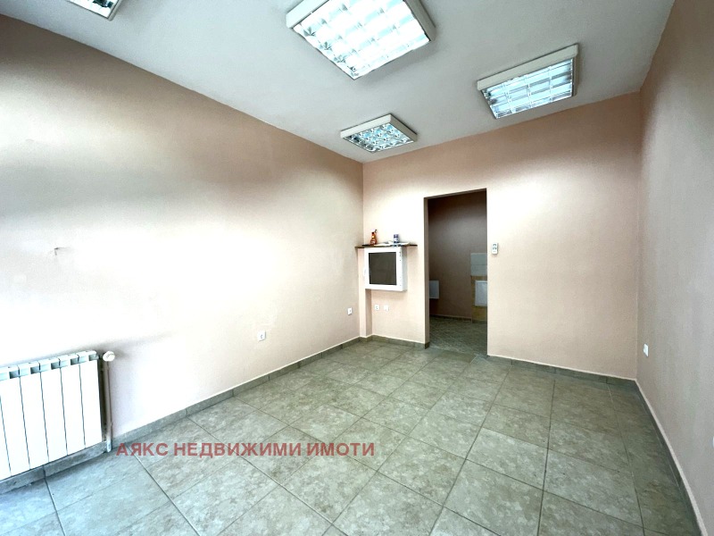 En renta  Comercio Sofia , Gotse Delchev , 46 metros cuadrados | 61436918 - imagen [3]