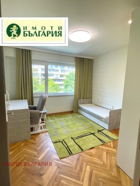 4-стаен град Варна, Цветен квартал 6