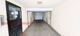 Garage Kolhozen pazar, Varna 3