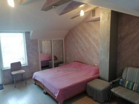 1 quarto Lazur, Burgas 3