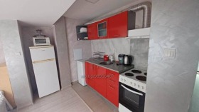 1 quarto Lazur, Burgas 1