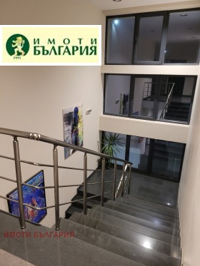 Офис град Варна, Гранд Мол 6