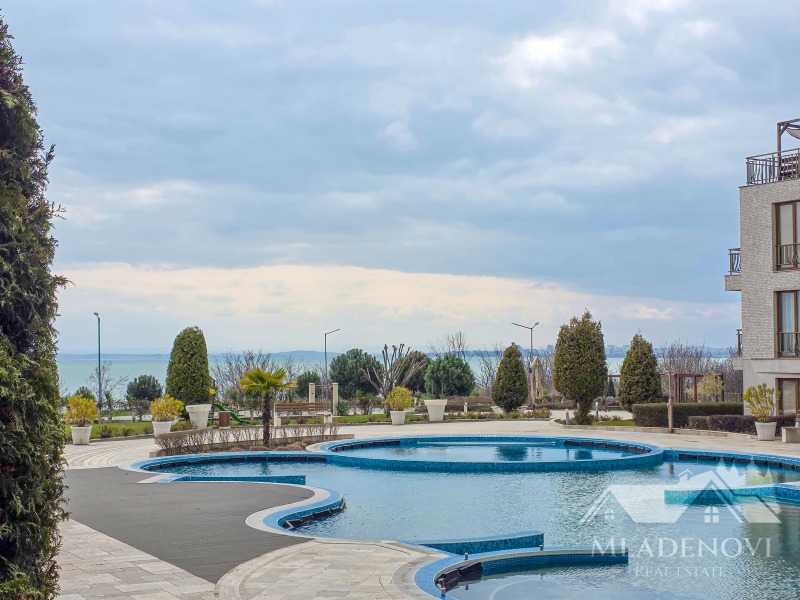 Дава под Наем 2-СТАЕН в град Бургас, Сарафово - 67 кв.м / 460 € » 899.68 лв., МЛАДЕНОВИ НЕДВИЖИМИ ИМОТИ ООД