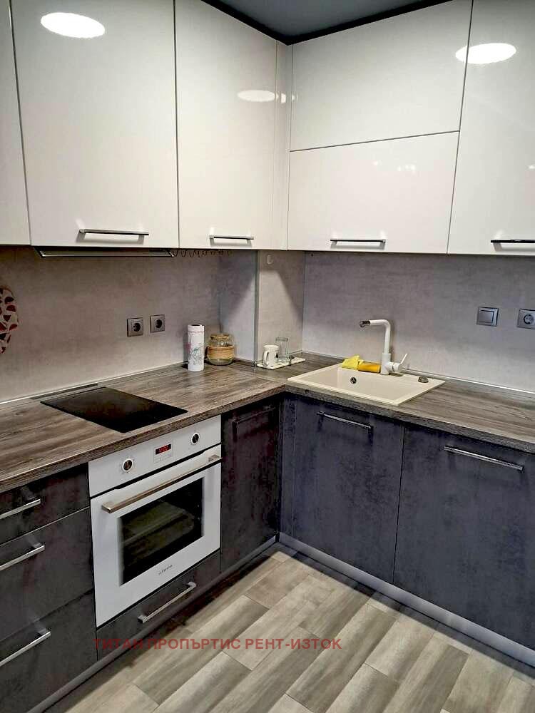 Дава под наем 2-СТАЕН, гр. Бургас, Лазур, снимка 2 - Апартаменти - 53040994