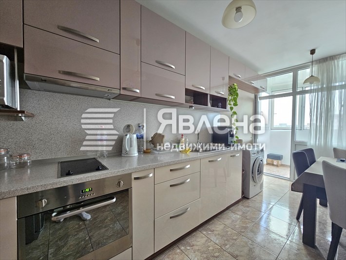 Дава под нем  3-стаен, град Варна, Възраждане 1 •  615 EUR • ID 98243682 — holmes.bg - [1] 
