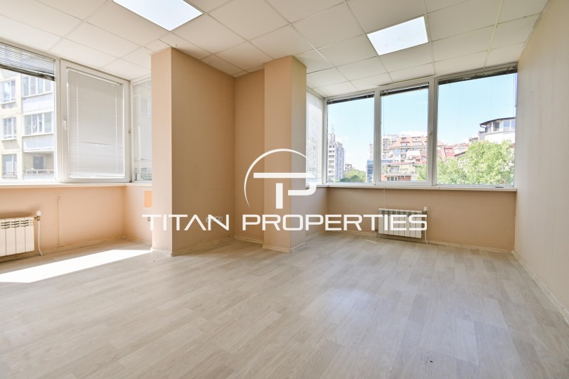 Te huur  Kantoor Sofia , Chipodruma , 122 m² | 73243971