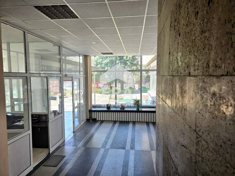 Дава под наем БИЗНЕС ИМОТ, гр. Русе, Широк център, снимка 13 - Други - 52604794