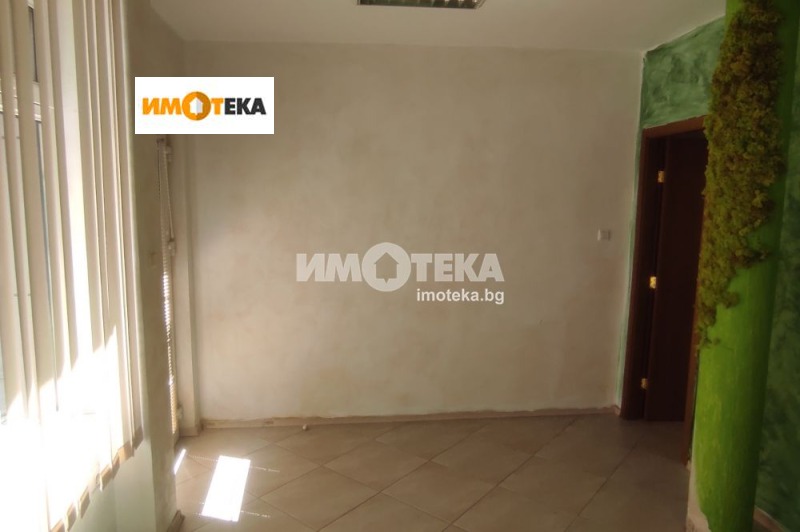 K pronájmu  Kancelář Varna , Kolchozen pazar , 40 m2 | 92374840 - obraz [2]